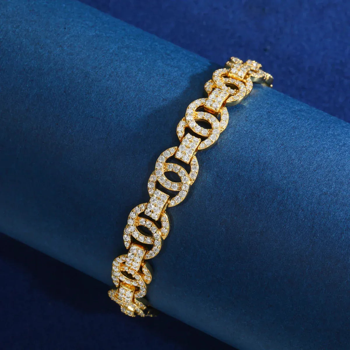 Interlock Moissanite Bracelet – “Eternal Loop” Edition - The Gold Supply