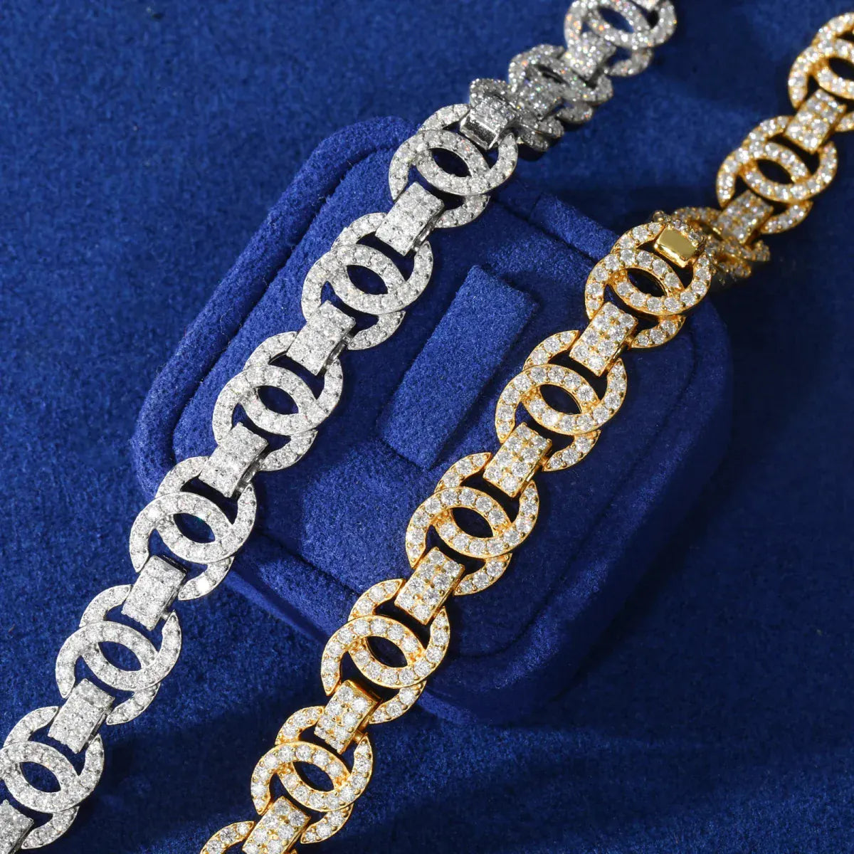 Interlock Moissanite Bracelet – “Eternal Loop” Edition - The Gold Supply